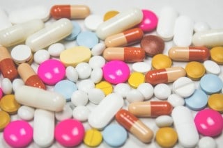 Many people use pain pills unaware of the serious downsides picture of prescription painkillers used for pain management