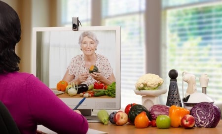 picture of nutrition coach on computer screen which is similar to an online sleep coach