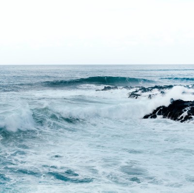 Some people find that sound of waves helps them to fall asleep photo of ocean waves