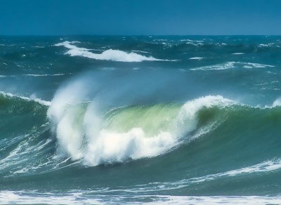 photo of crashing waves you hear on sleep tracks that can help if you’re too excited to sleep